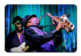 見るものを感動させたり感情を揺さぶるような曲調